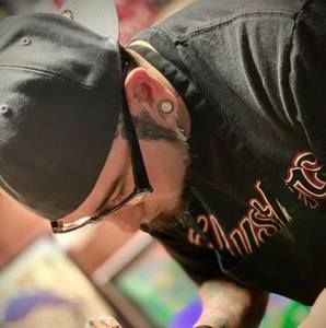 Meet your Posher, Tomas